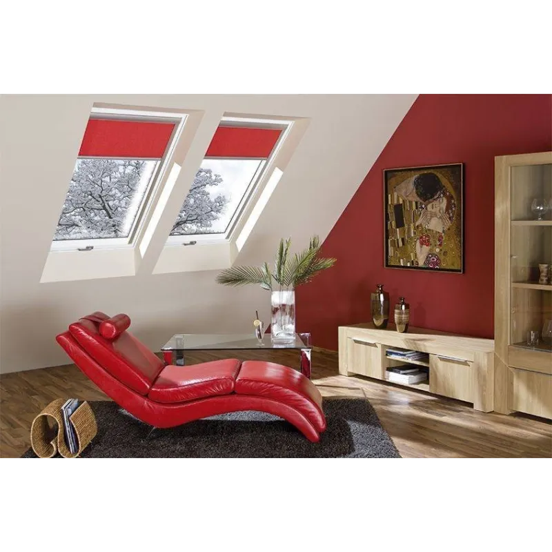 finestra-da-tetto-ftt-u8-thermo-con-apertura-a-bilico-super-termoisolante-pino-naturale.webp