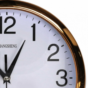 Zoom Orologio plastica bianco bordo oro tondo cm ø26