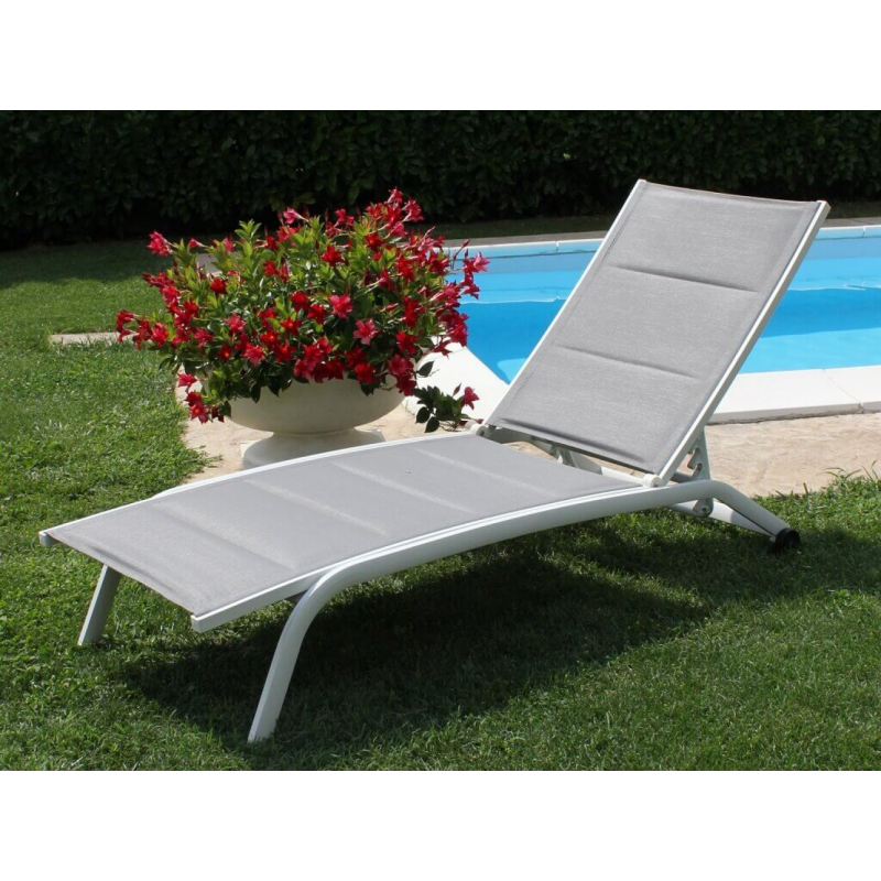 Lettino Itaca impilabile da giardino in resina resistente