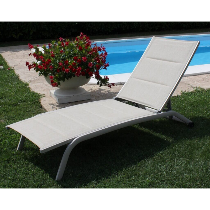 Lettino Itaca impilabile da giardino in resina resistente