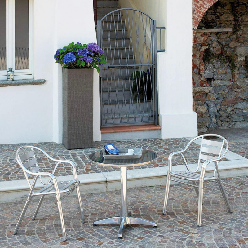 Poltrona Double impilabile da esterno robusta e confortevole