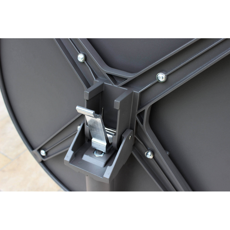 Tavolo Vega Ø60 in ferro da esterno robusto ed elegante