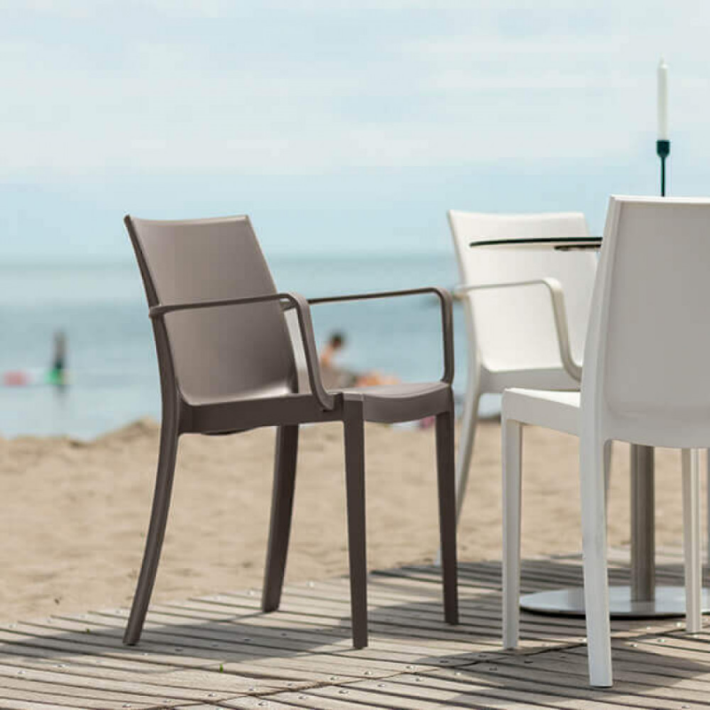 Poltrona Victoria in polipropilene moderna per interni resistente