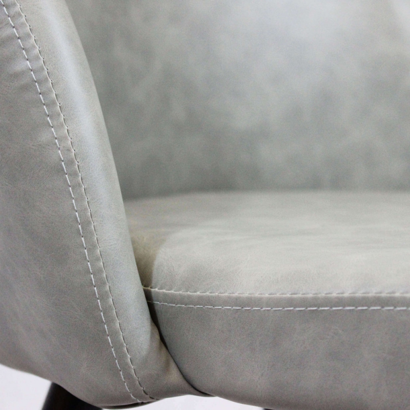 Set 2 poltrone Sissy in ecopelle moderne per soggiorno e sala