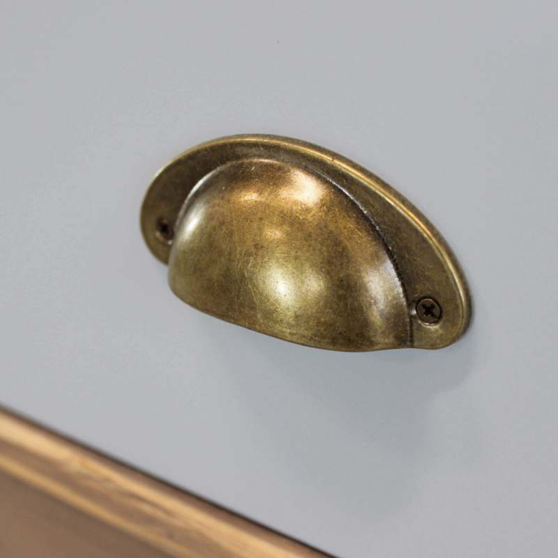 Mobiletto Orleans con cassetti stile classico compatto e versatile