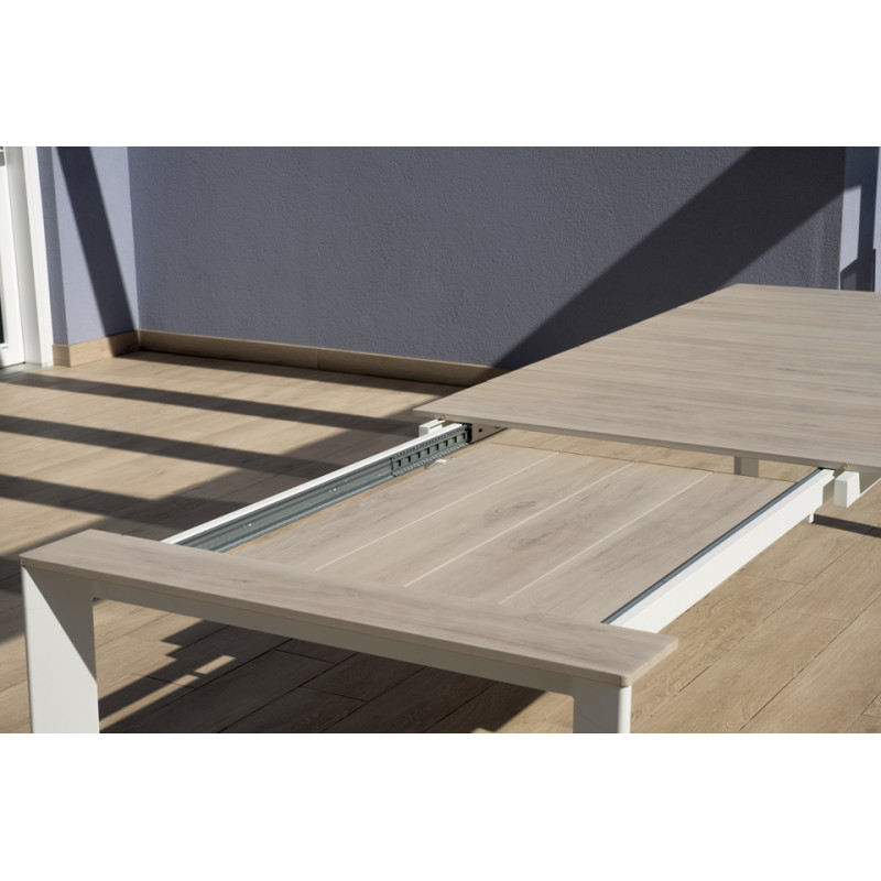 Tavolo Arenzano 211/276 Alluminio Bianco Top Alluminio Effetto Legno Moia