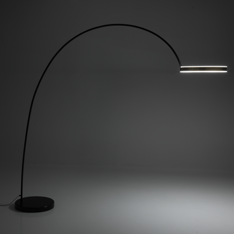 LAMPADA DA TERRA AD ARCO HALO TOMASUCCI