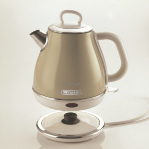 Zoom Bollitore Vintage 1L - Autospegnimento, Acciaio Inox, 1600W - Beige