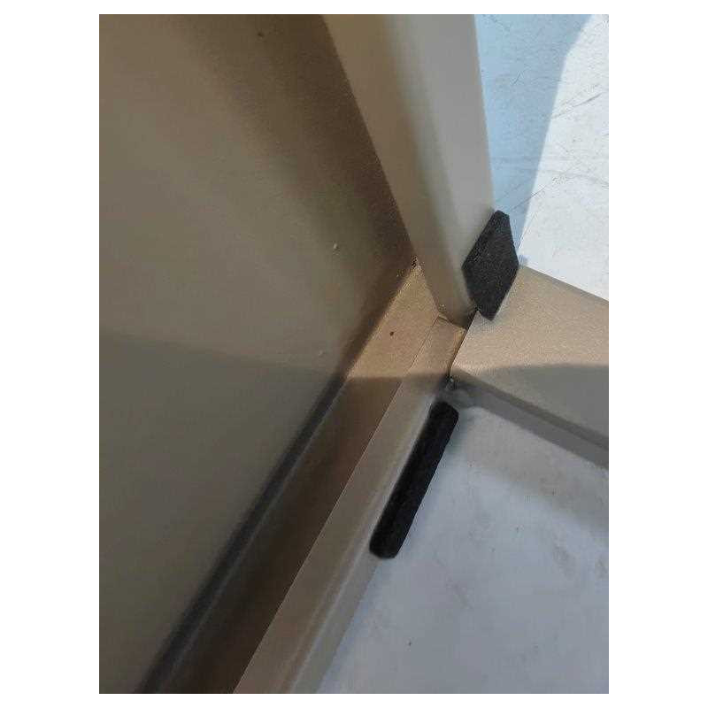 Tavolo metallo autolivellante New Elma 90x90 cm tortora giardino