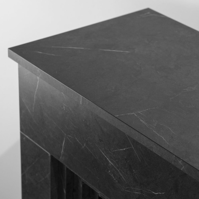 Camino elettrico Bellini effetto marmo nero: stile e calore moderno