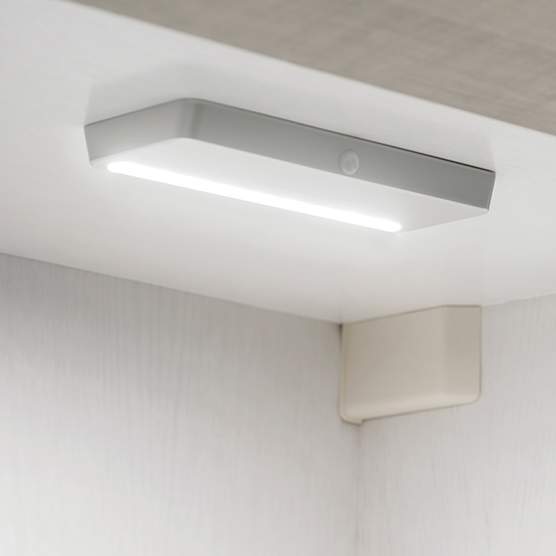 Multiconnettore da tavolo Atom 14, 130x115 mm, 1 presa Schuko, 2 USB tipo A, 1 HDMI, Acciaio e Tecnoplastica e Alluminio