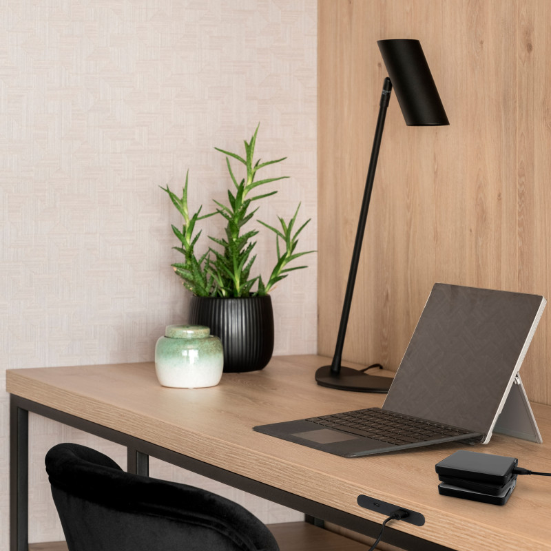 Multiconnettore estraibile Vertikal Push 60, diametro 60 mm, 3 prese Schuko, 1 USB tipo A, 1 USB tipo C, Acciaio e Tecnopl
