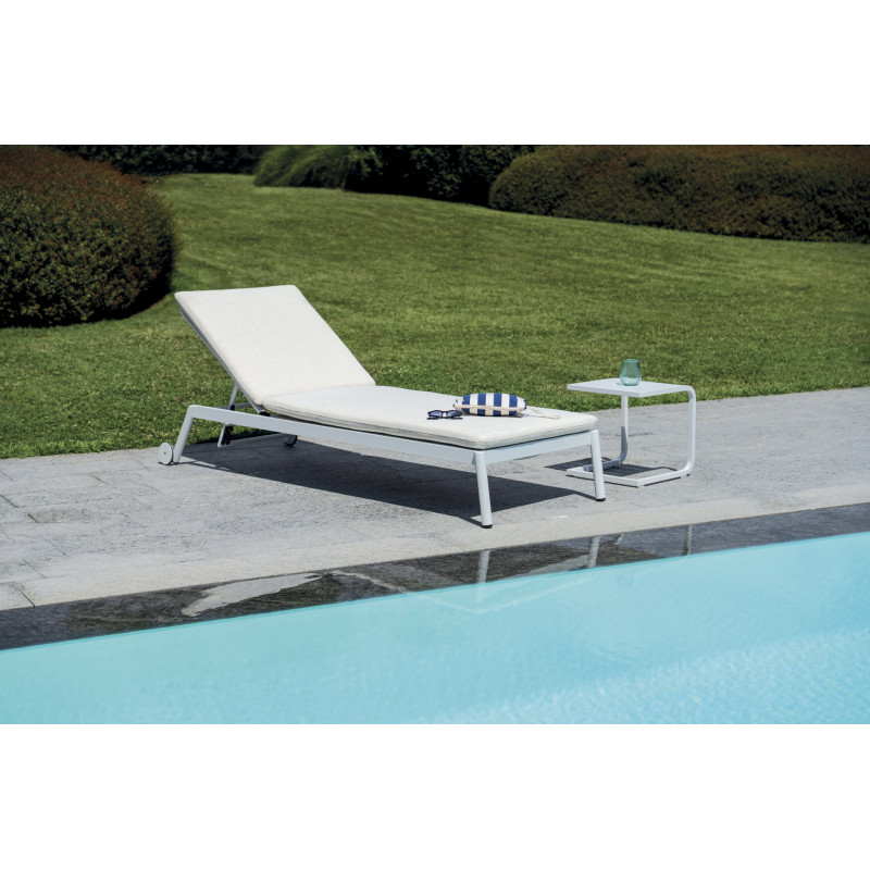 Lettino Porto Ceramica Vo Alluminio Bianco E Cuscino Idrorepellente Bianco Con Ruote Moia