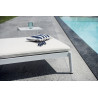 Lettino Porto Ceramica Vo Alluminio Bianco E Cuscino Idrorepellente Bianco Con Ruote Moia