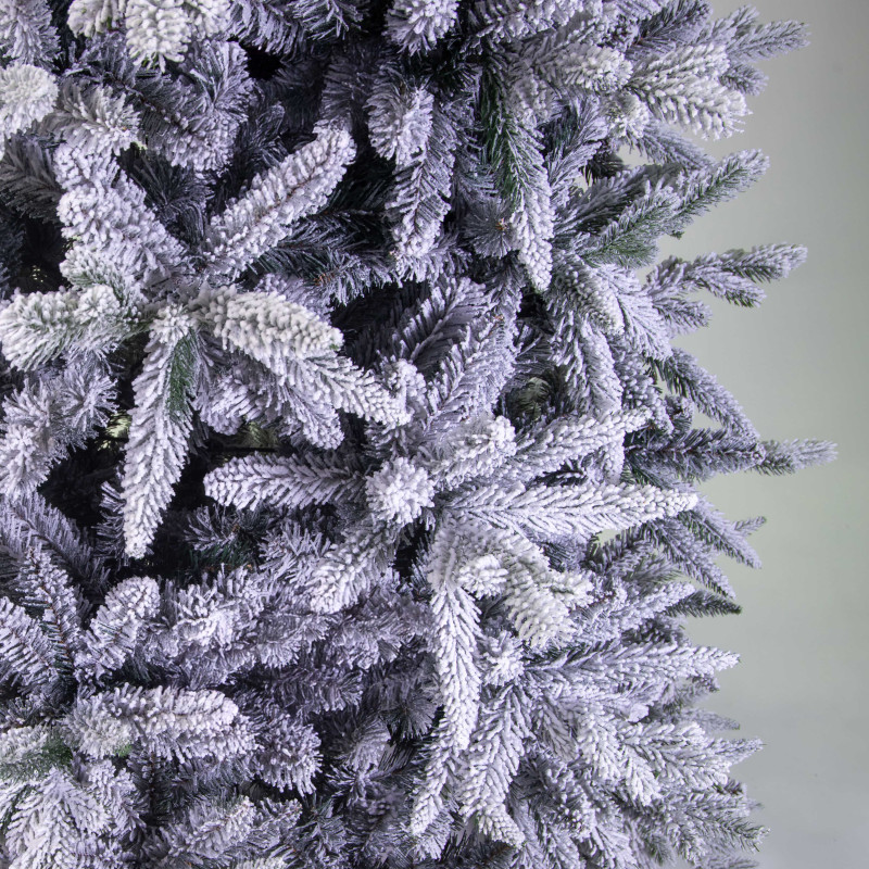 Albero Rochebrune verde innevato 2003 rami cm ø140h240