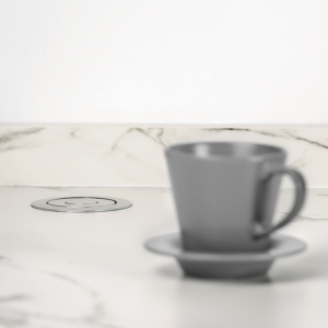 Multiconnettore estraibile Vertikal A+C, EU, Verniciato alluminio, Tecnoplastica e Alluminio.