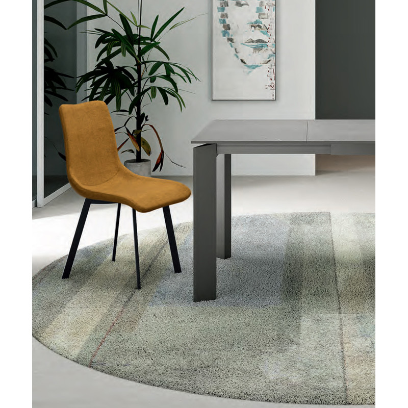 Set di 4 Sedie rivestita in tessuto easy-clean Gambe in metallo verniciato Iris 45cm X 56cm H 86cm Stones