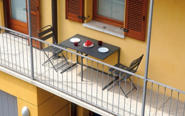 Consigli su come arredare un balcone di dimensioni ridotte
